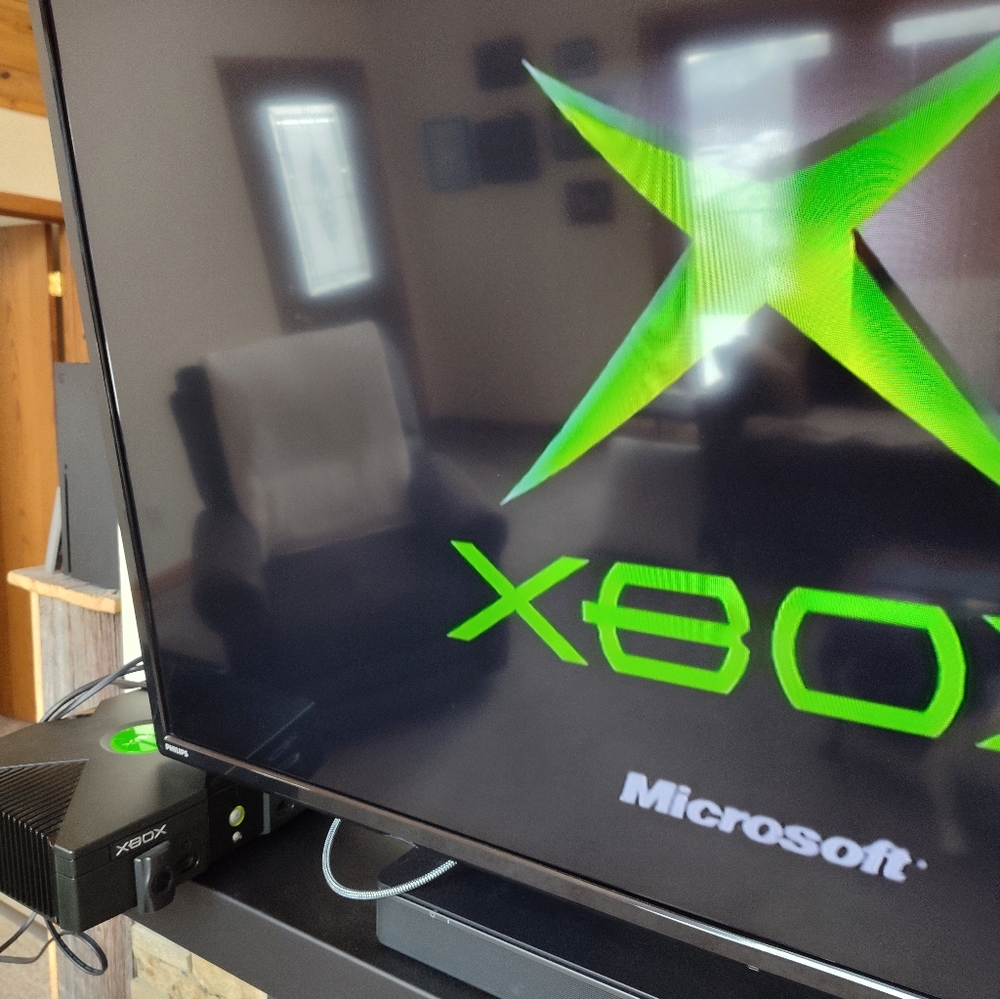 Xbox Original Console With Accessories And Manuals - Picture 10 of 11